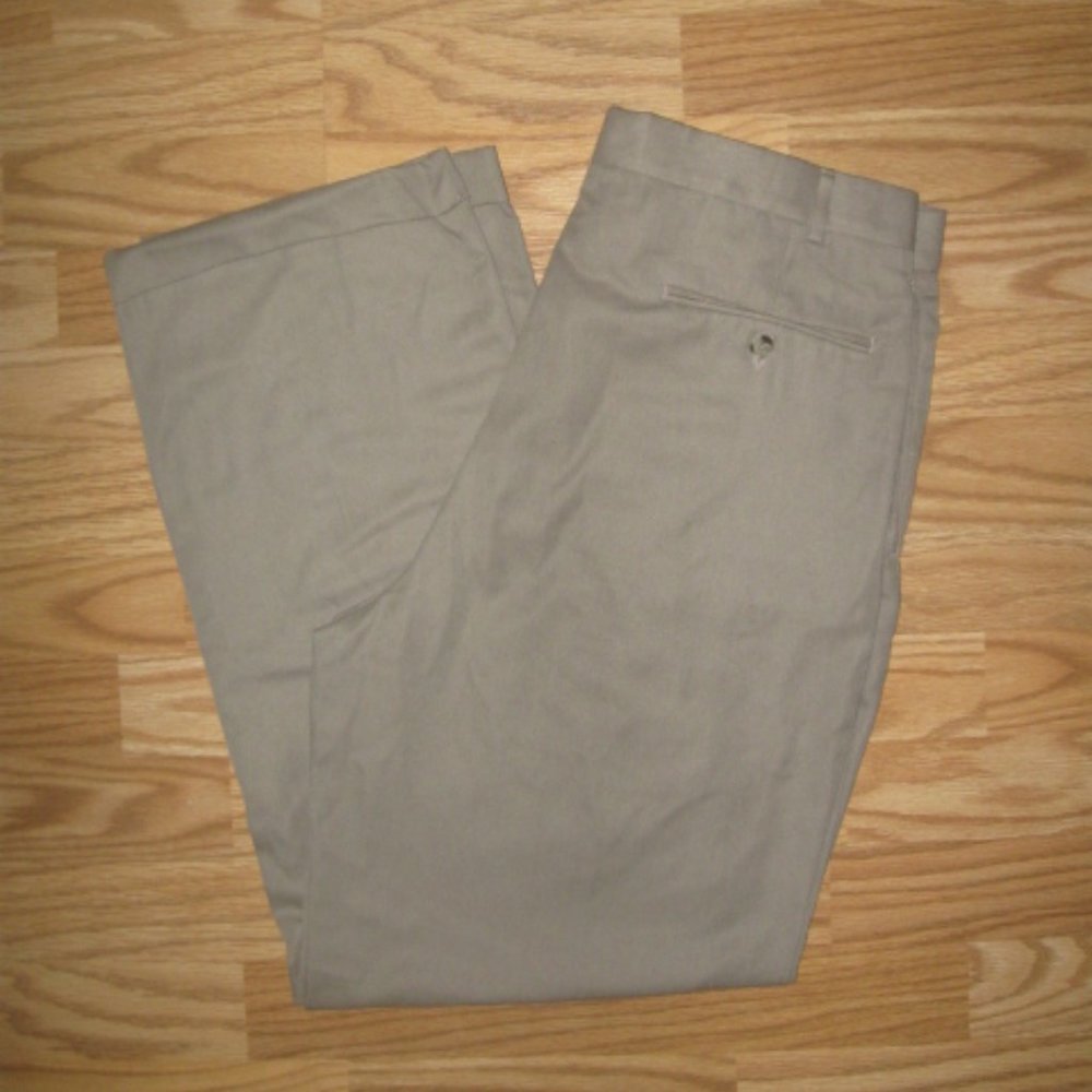 Stafford Khaki Pleated Trousers